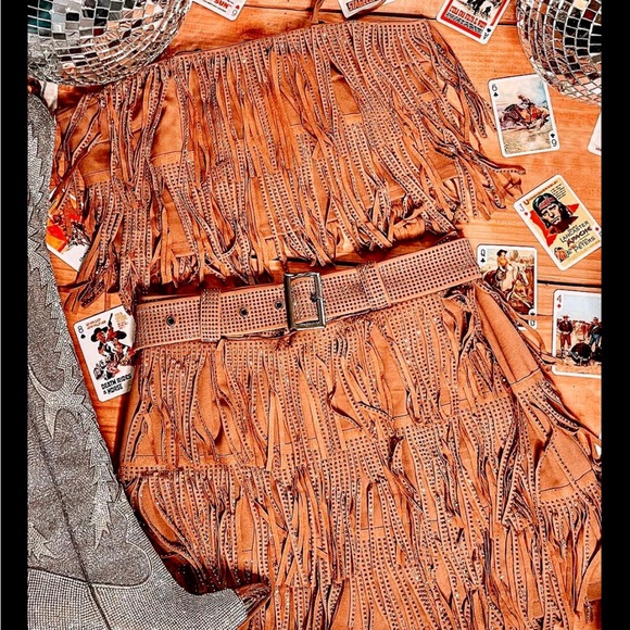 CowGirl Glam, 2 Piece: Skirt & Top. Size L Tan Faux Suede, Embellished Fringe. - Picture 2 of 11